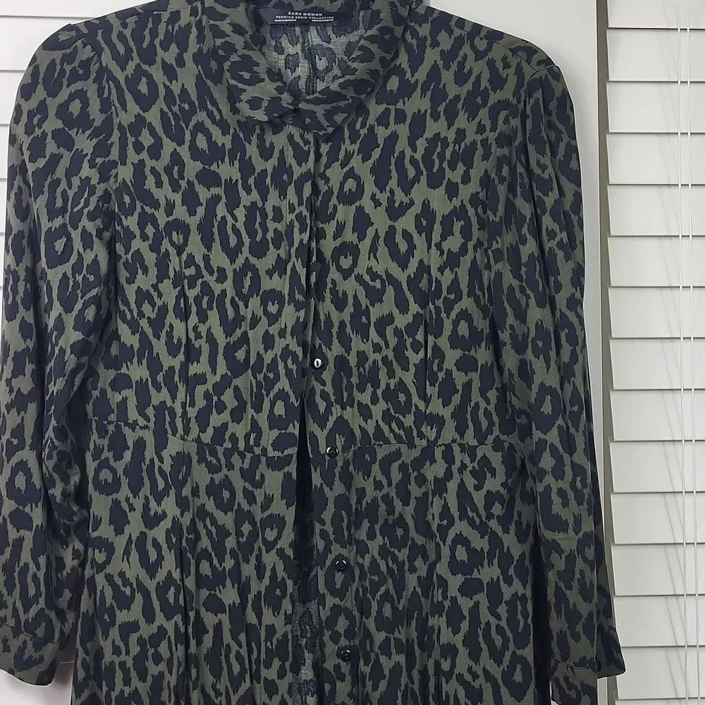 💛 Zara Gray Leopard Print Long Sleeve Dress.‎ Size M